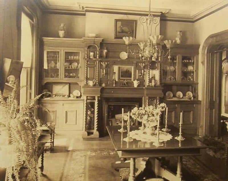 1800s dining room